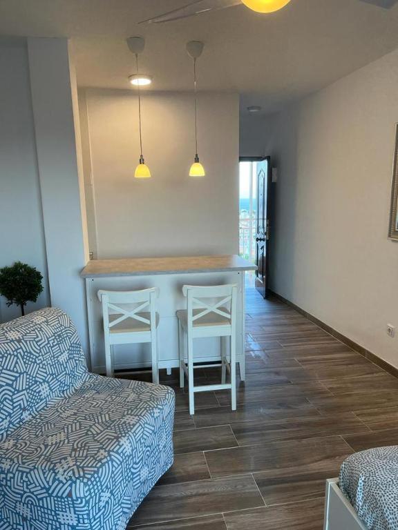 Lovely Apartment In Торремолинос Экстерьер фото