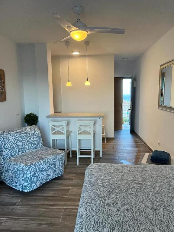 Lovely Apartment In Торремолинос Экстерьер фото